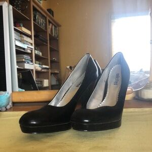 Unlisted 4” black heels